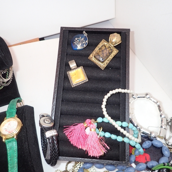 Bulk Jewelry lot C1 - Picture 4 of 9